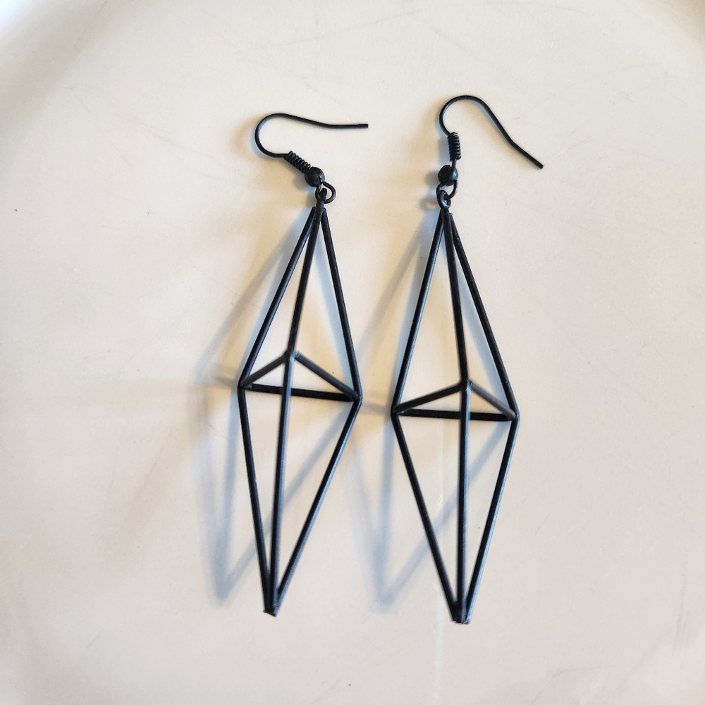 3-D Diamond Shaped Geometric Black Earrings